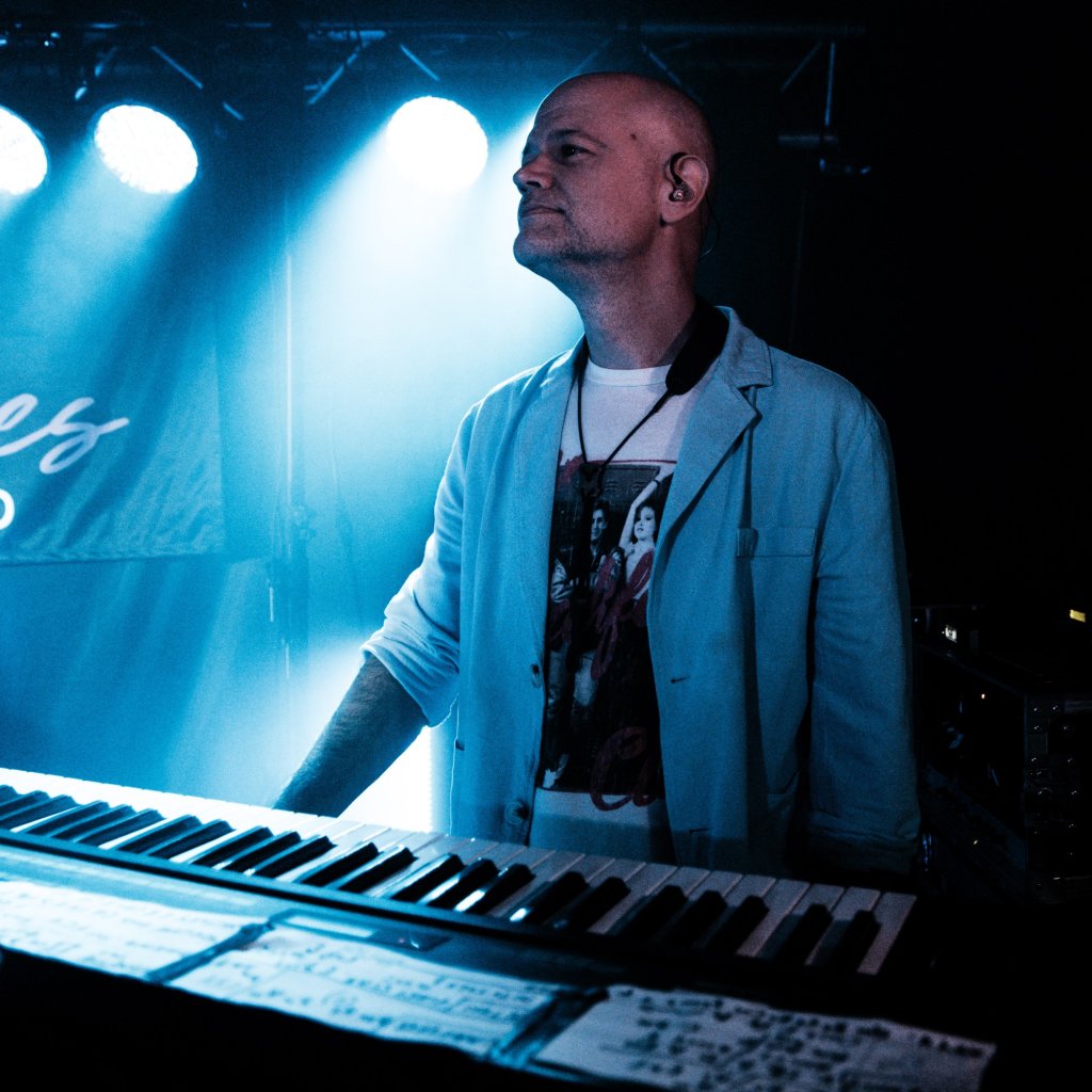 Simon Blue Light - The Guilty Pleasures House Band.