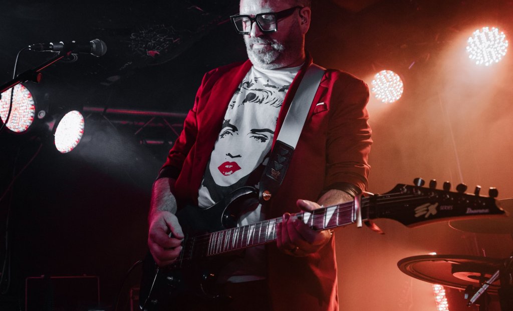 Rich - The Guilty Pleasures House Band.