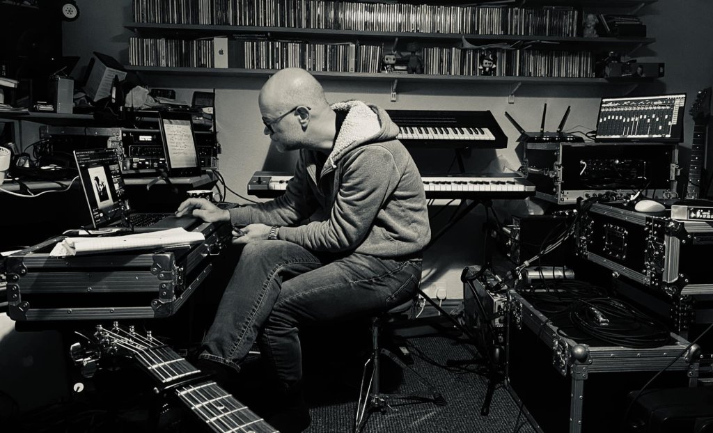 Simon GPHB Studio - The Guilty Pleasures House Band.